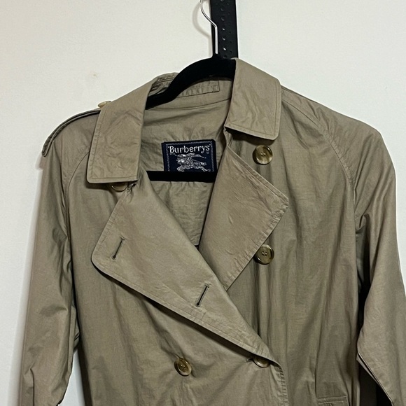 Burberrys Tan Trench Coat - Picture 3 of 13